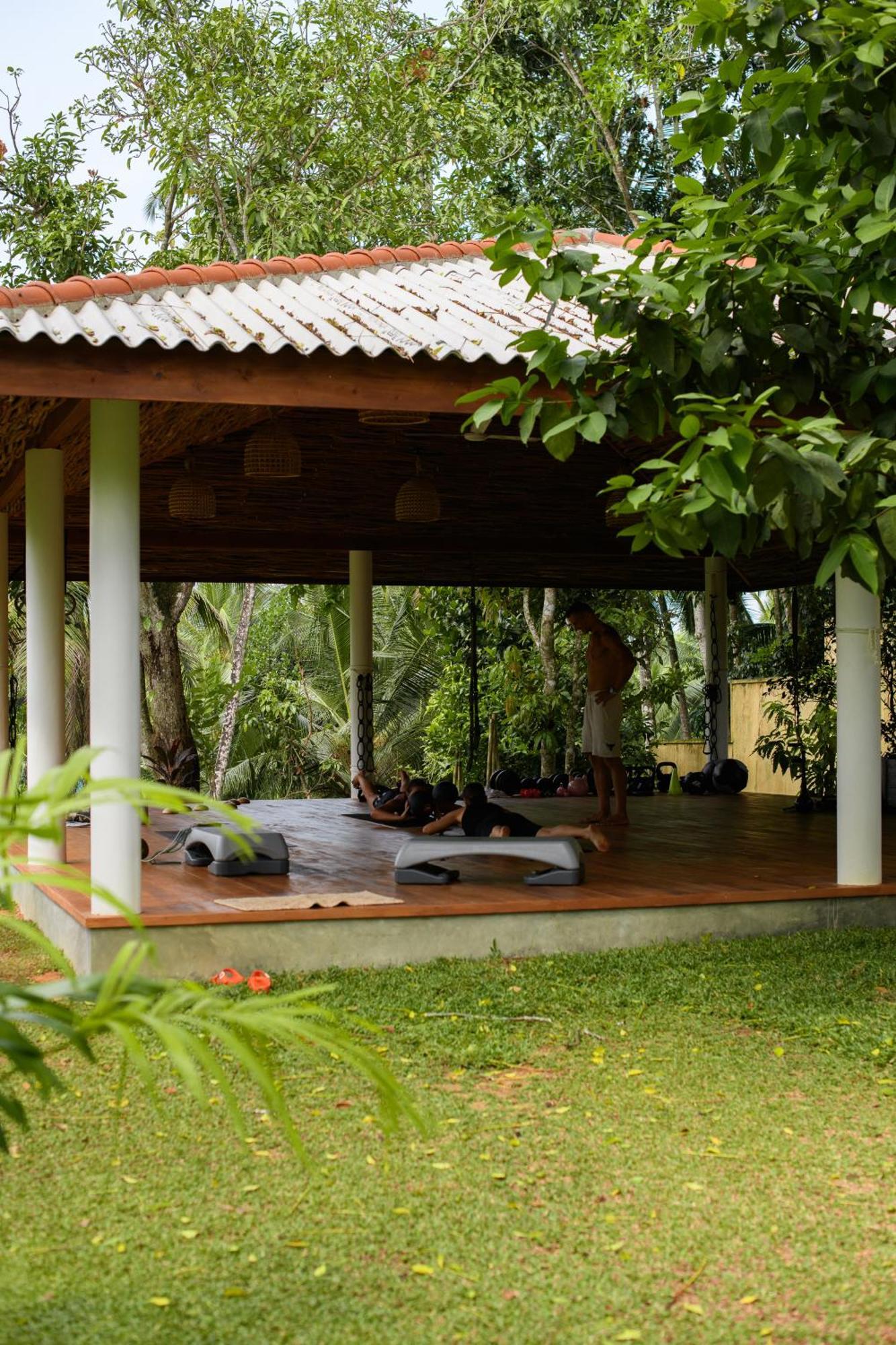 فندق Roots Retreat أونا واتونا المظهر الخارجي الصورة